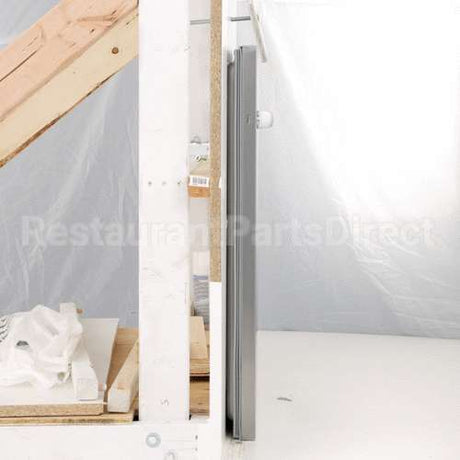 SK-200-39300-01 Traulsen 1/2 W A/R Line Door W/Snap Gsk